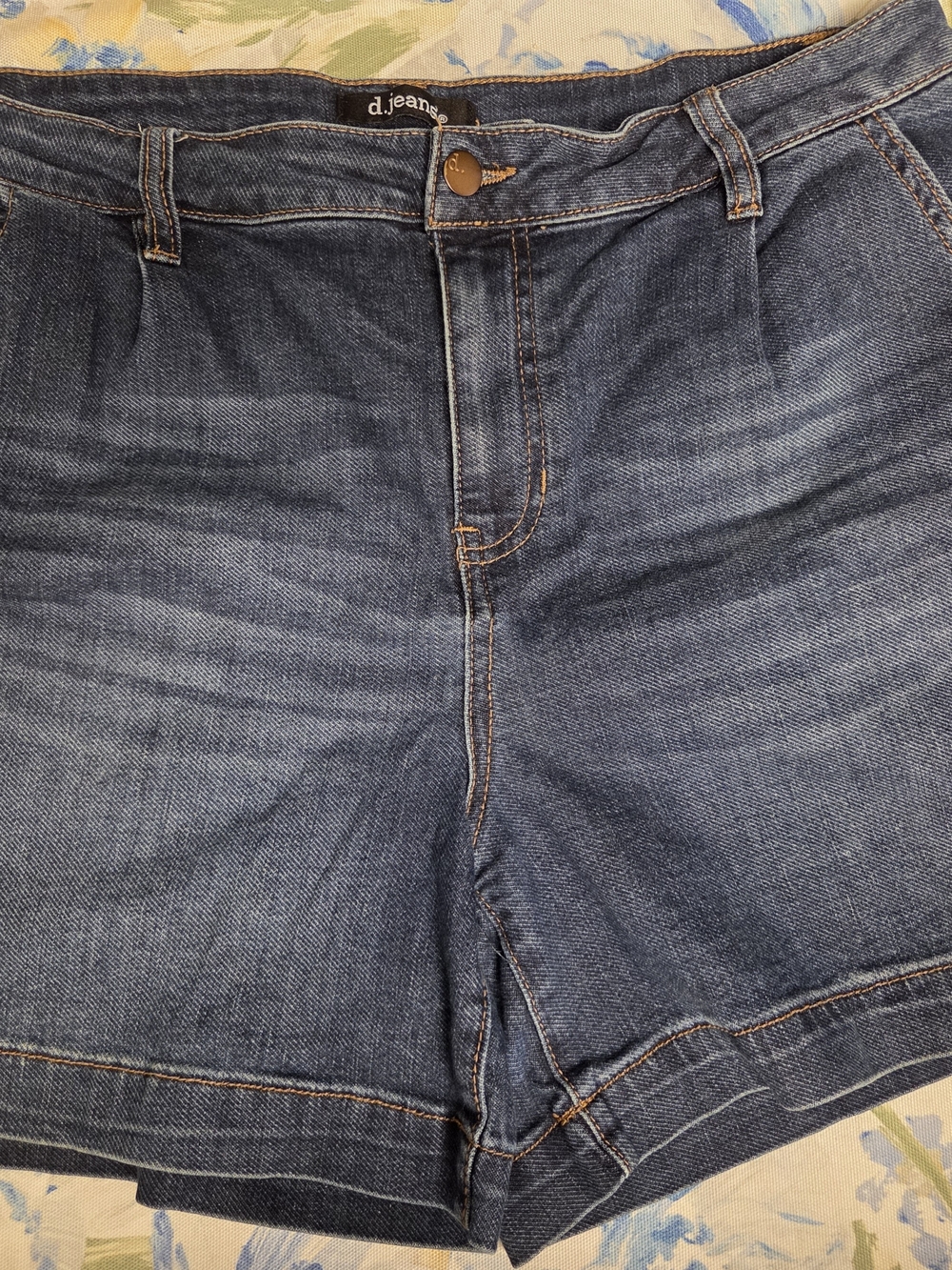 d. jeans Blue Denim Women's Jean Shorts with Contrast Stitching